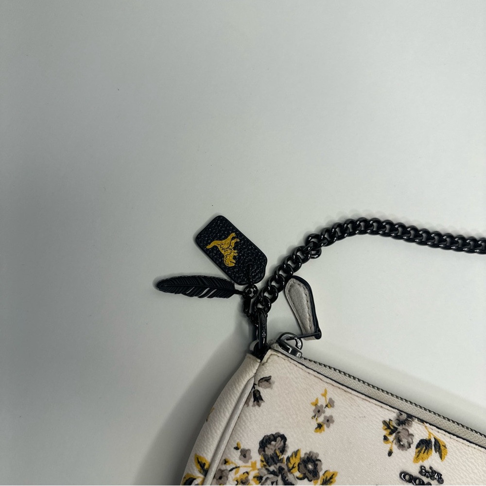 Coach White Floral Prairie Print Nolita 19 Wristlet - Picture 4 of 10